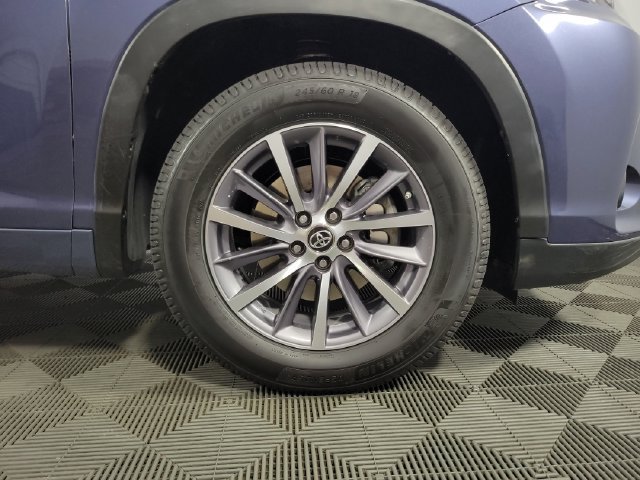 Used 2017 Toyota Highlander XLE AWD/4WD image 14