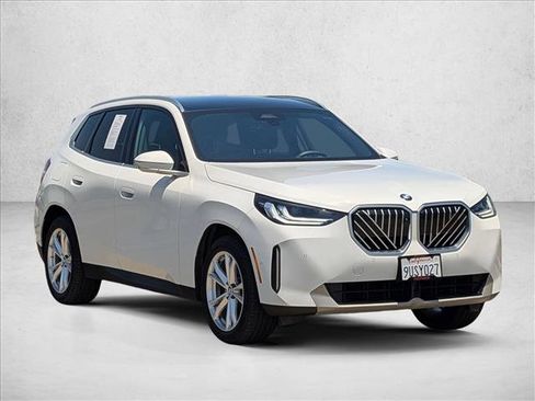 Used 2025 BMW X3 xDrive30 w/ Premium Package AWD/4WD image 3
