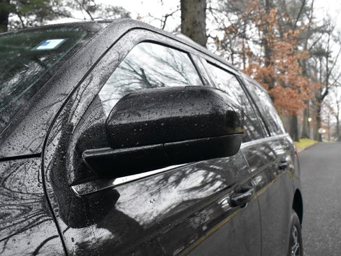 Used 2024 Ford Expedition XLT image 16