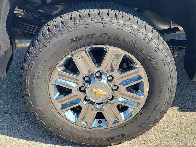 New 2026 Chevrolet Silverado 2500 High Country w/ High Country Premium Package AWD/4WD image 3