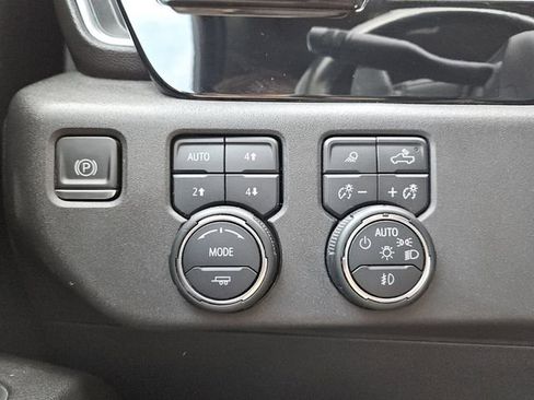 Used 2022 Chevrolet Silverado 1500 RST image 16