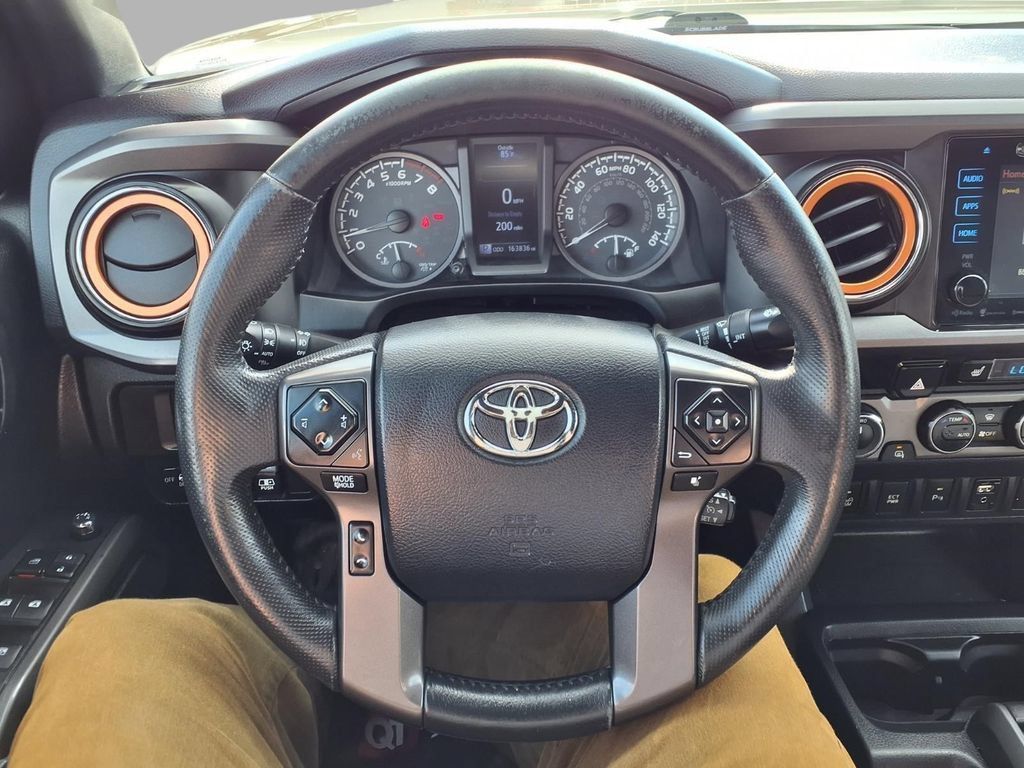 Used 2017 Toyota Tacoma TRD Off-Road AWD/4WD image 16