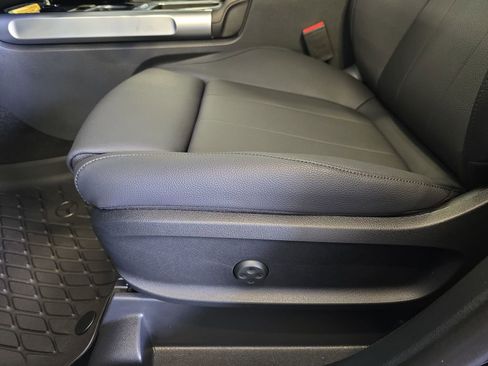 New 2026 Mercedes-Benz GLB 250 image 30