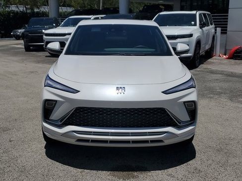 Used 2024 Buick Envista Avenir FWD image 2