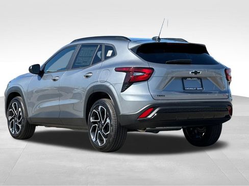 New 2026 Chevrolet Trax RS w/ Driver Confidence Package FWD image 3