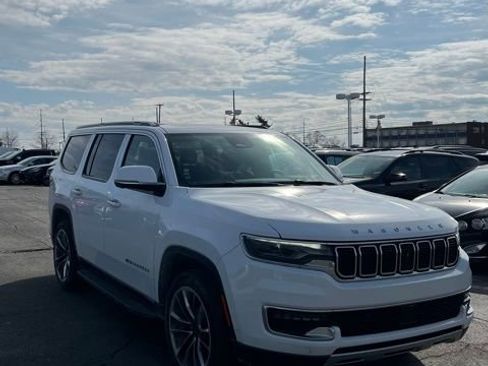 Used 2022 Jeep Wagoneer Series II w/ Premium Group I image 3