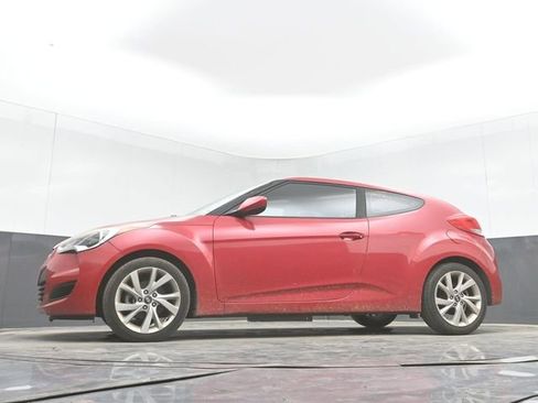 Used 2016 Hyundai Veloster FWD image 30