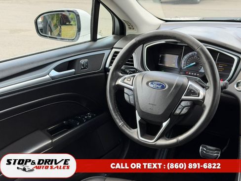 Used 2013 Ford Fusion Titanium w/ Titanium Driver Assist Pkg FWD image 13