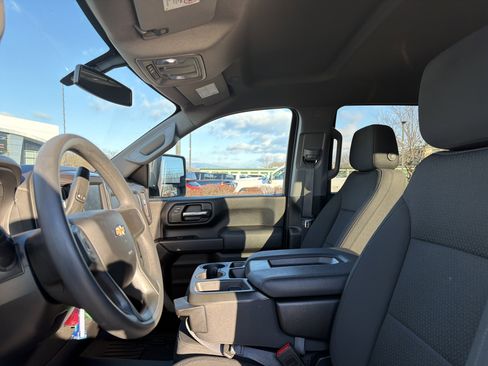 Used 2023 Chevrolet Silverado 2500 Custom w/ Custom Value Package image 12