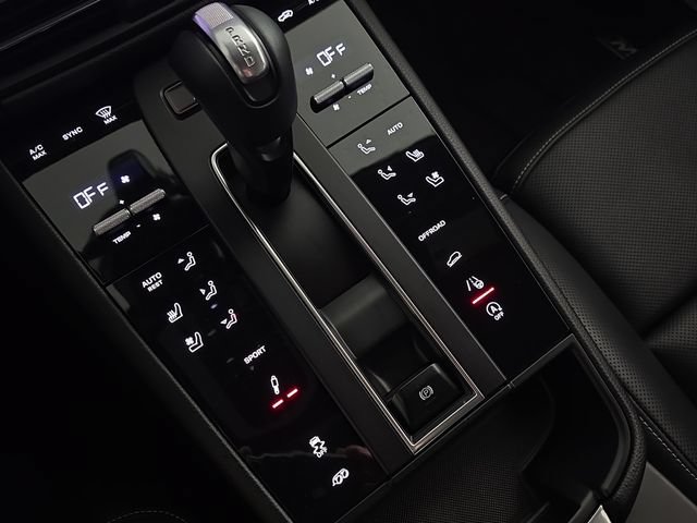 Used 2024 Porsche Macan S AWD/4WD image 21