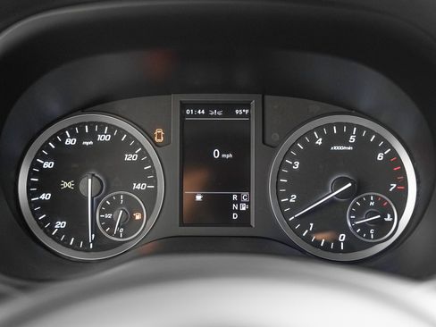 Used 2023 Mercedes-Benz Metris image 16