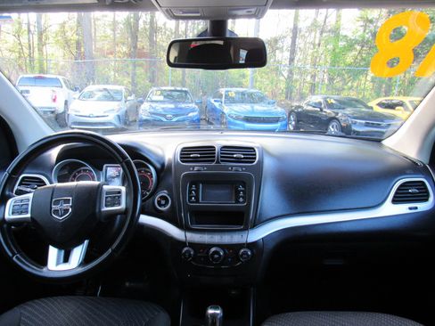 Used 2018 Dodge Journey SE w/ Popular Equipment Group FWD image 19
