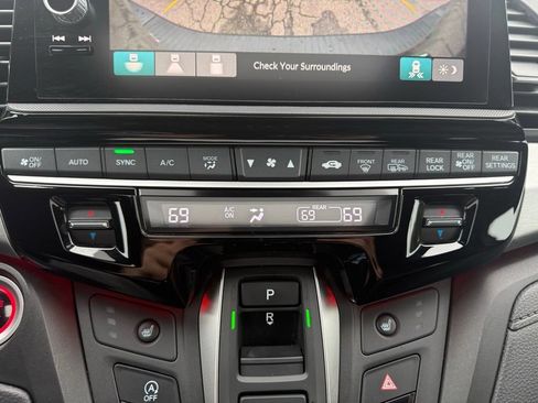 Used 2025 Honda Odyssey Sport-L image 18