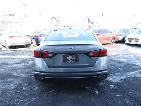 Used 2024 Nissan Altima 2.5 SV image 6