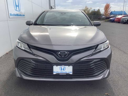 Used 2020 Toyota Camry LE image 9
