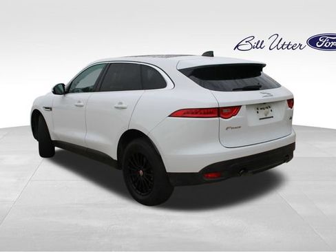 Used 2020 Jaguar F-PACE image 7
