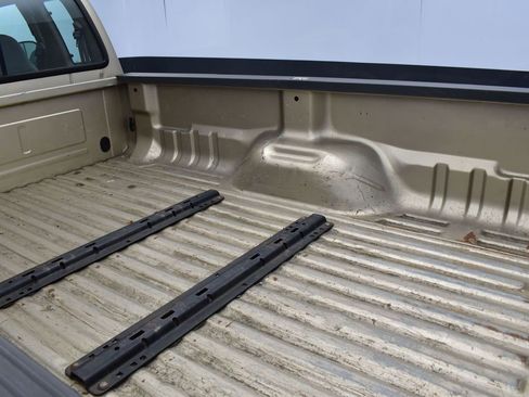 Used 2000 Ford F250 Lariat image 26