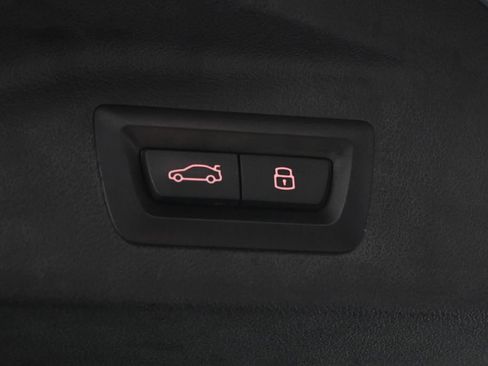 Certified 2024 BMW X7 xDrive40i w/ M Sport Package image 38