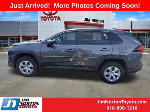 Used 2023 Toyota RAV4 LE FWD image 3