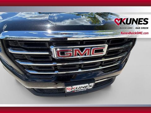 Used 2024 GMC Acadia Elevation AWD/4WD image 32
