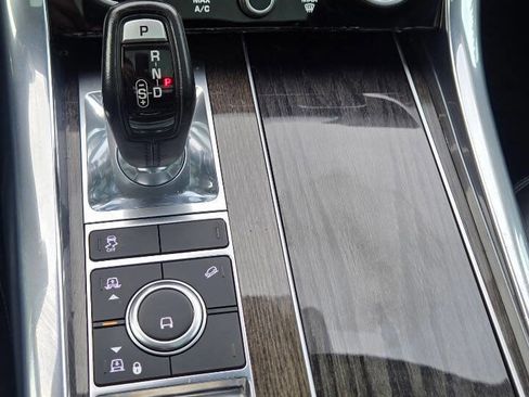 Used 2018 Land Rover Range Rover Sport HSE image 25