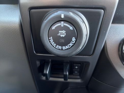 Used 2019 Ford F150 XLT w/ Equipment Group 302A Luxury AWD/4WD image 23