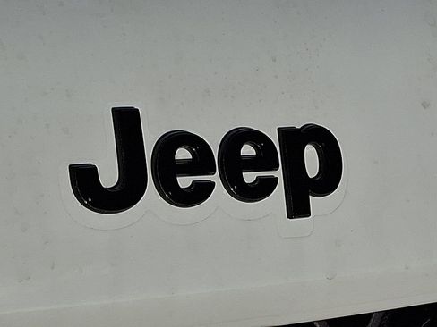 New 2026 Jeep Grand Cherokee Altitude AWD/4WD image 22