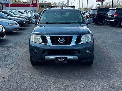 Used 2008 Nissan Pathfinder LE w/ Navigation Pkg AWD/4WD image 2