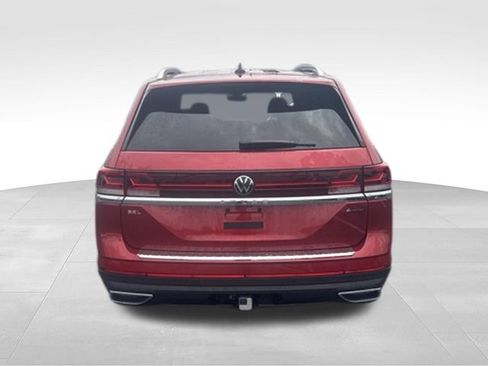 Used 2024 Volkswagen Atlas SEL AWD/4WD image 3