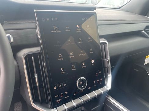 New 2026 GMC Acadia Elevation image 13