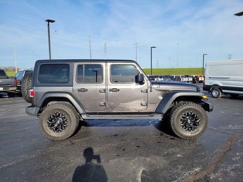 Used 2023 Jeep Wrangler Sport S image 2