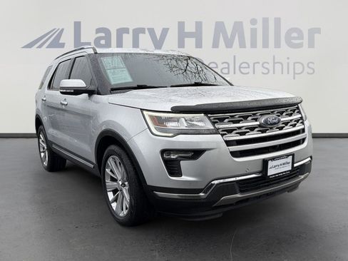 Used 2019 Ford Explorer Limited w/ Class III Trailer Tow Package image 2