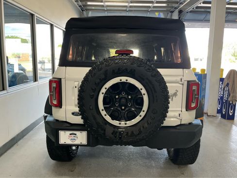 Used 2023 Ford Bronco Outer Banks w/ Sasquatch Package AWD/4WD image 2