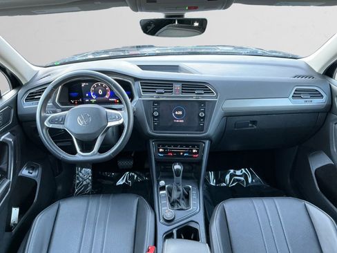 Used 2022 Volkswagen Tiguan SE w/ Panoramic Sunroof Package image 10