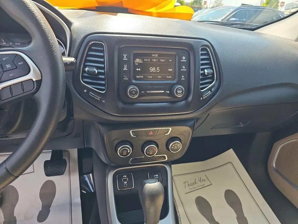 Used 2018 Jeep Compass Sport FWD image 16