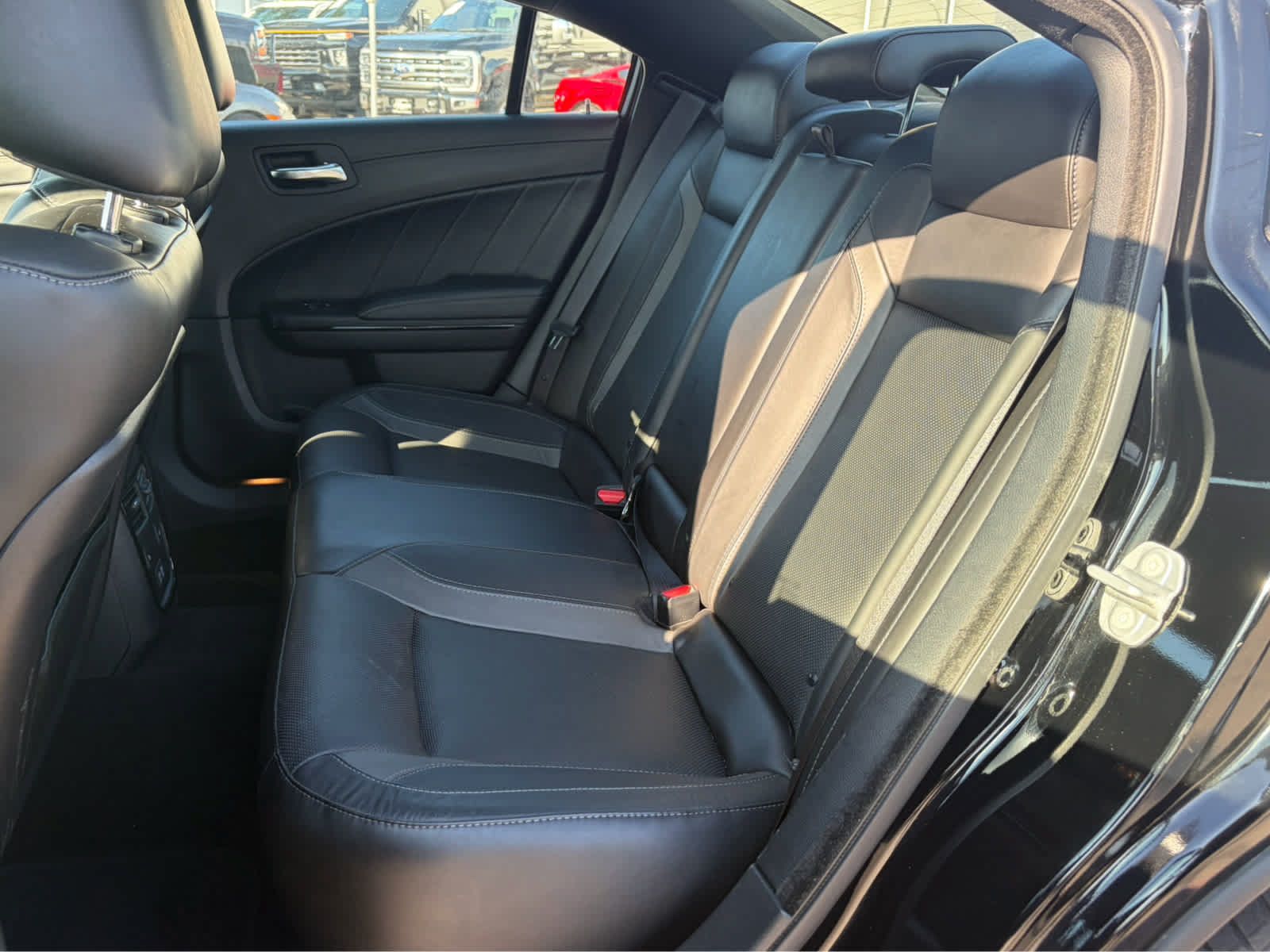 Used 2022 Dodge Charger SXT w/ Plus Group RWD image 5