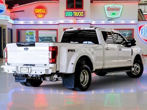 Used 2022 Ford F350 Lariat w/ Lariat Ultimate Package AWD/4WD image 3