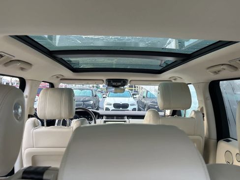 Used 2017 Land Rover Range Rover HSE image 32
