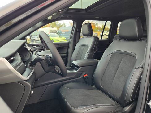 New 2025 Jeep Grand Cherokee image 20