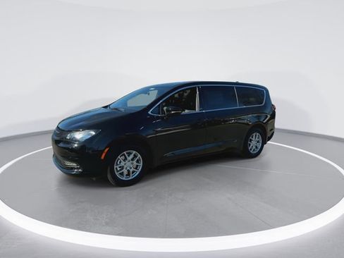 New 2026 Chrysler Voyager LX image 4