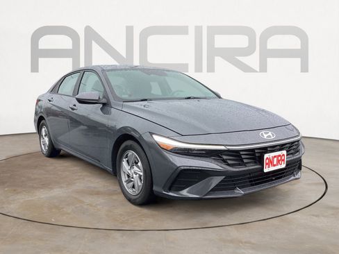 Used 2024 Hyundai Elantra SE FWD image 6