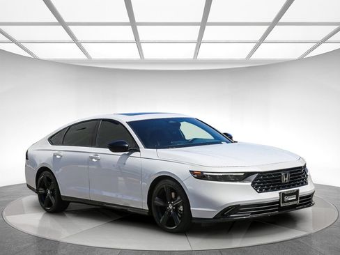 Used 2024 Honda Accord Sport image 5
