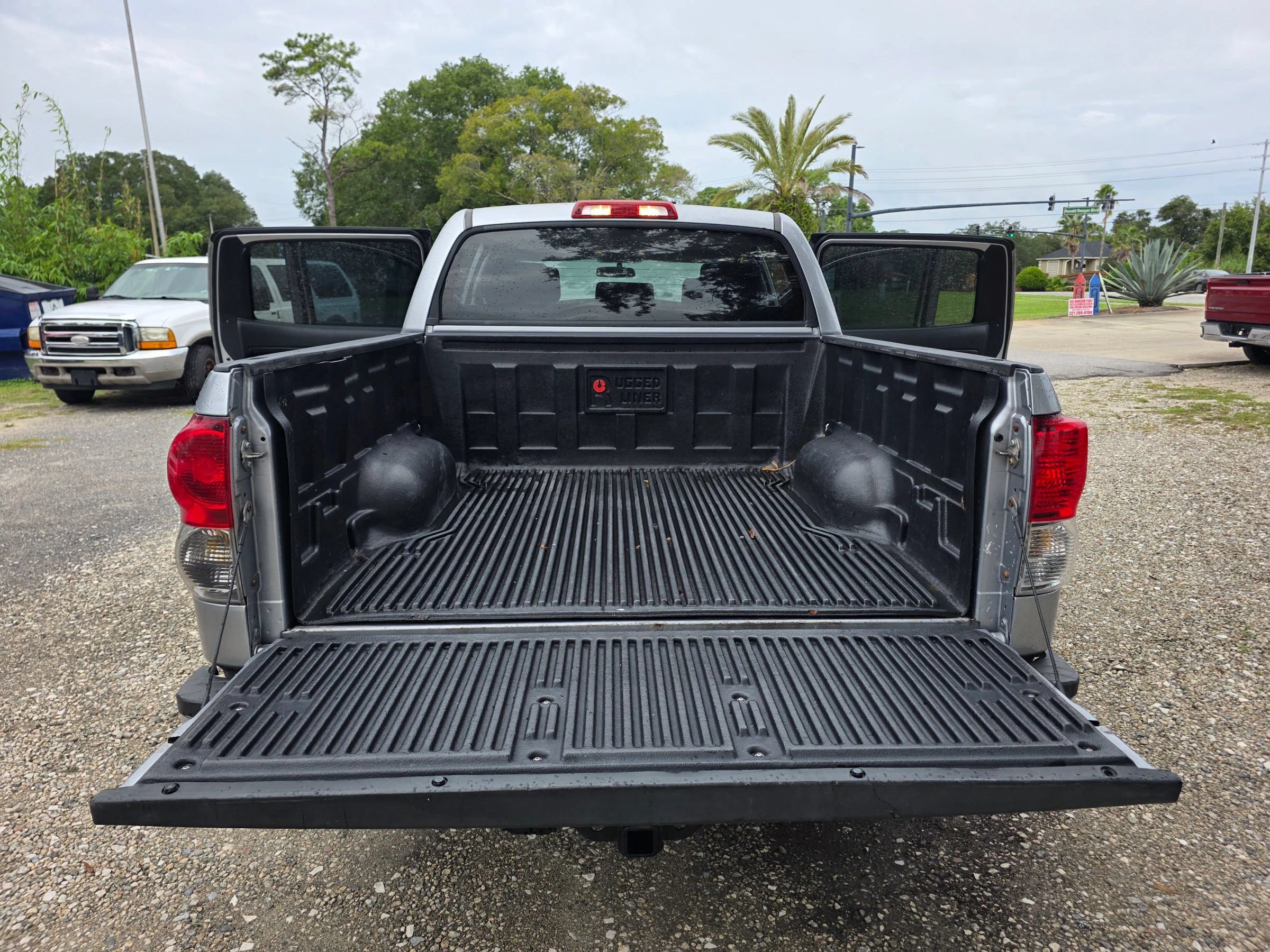 Used 2010 Toyota Tundra 2WD CrewMax w/ Tow Pkg image 28