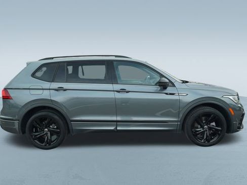 Used 2023 Volkswagen Tiguan SE R-Line image 9