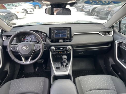 Used 2022 Toyota RAV4 XLE image 19