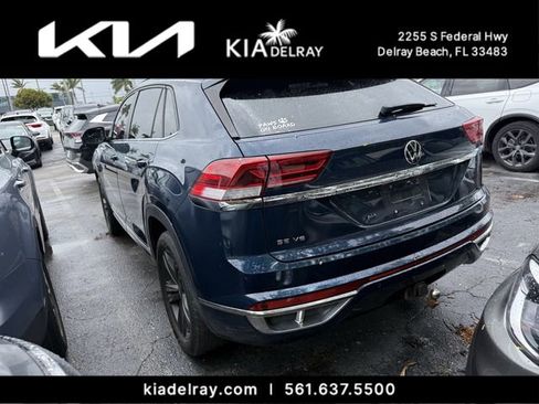 Used 2021 Volkswagen Atlas Cross Sport SE w/ Panoramic Sunroof Package FWD image 3