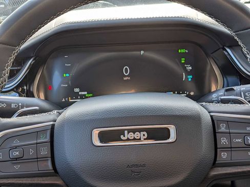 Used 2022 Jeep Grand Cherokee Limited 4xe w/ Luxury Tech Group II image 34