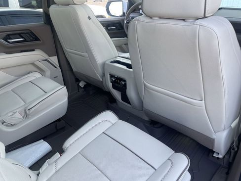New 2026 GMC Yukon Denali w/ Sun & Power Step Package image 29