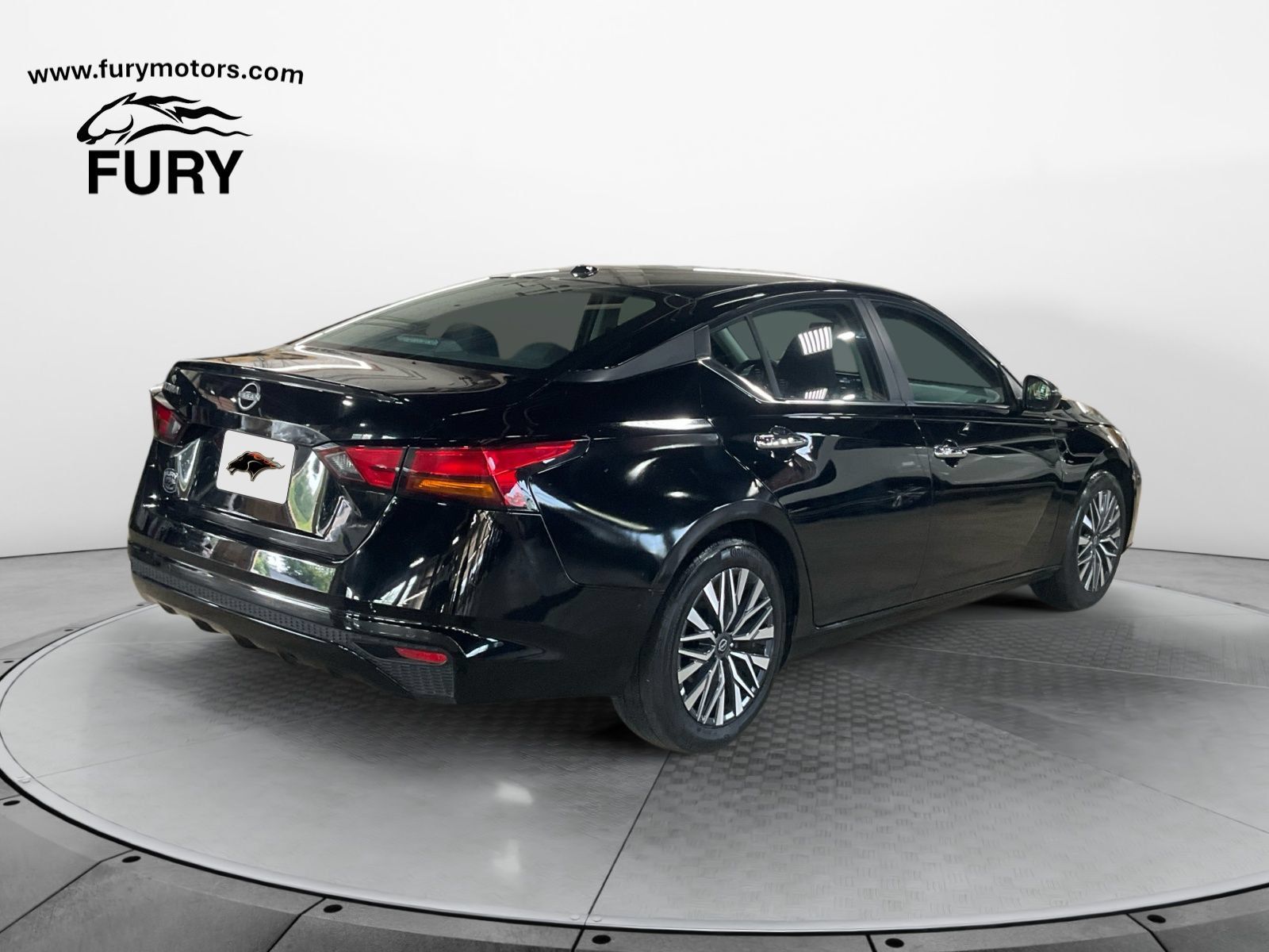 Used 2025 Nissan Altima 2.5 SV FWD image 4