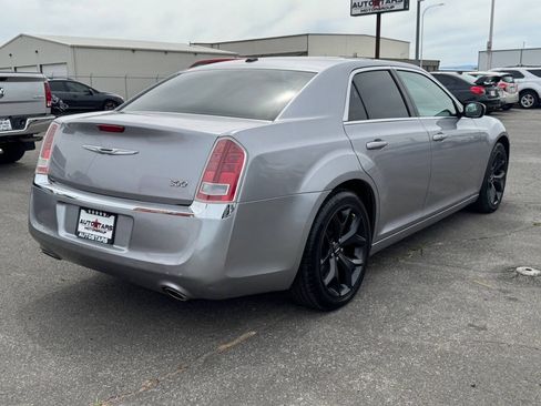 Used 2013 Chrysler 300 Touring w/ Driver Convenience Group RWD image 4